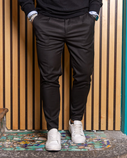 Maison Velutti – Timeless Pleated Trousers